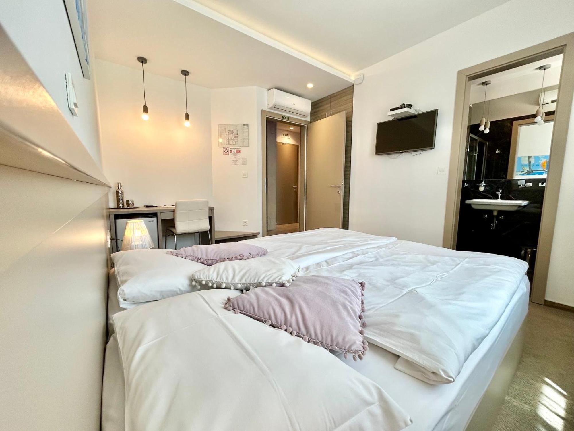 Deluxe Villa No.10 - Rooms&Apartments Mandre Esterno foto