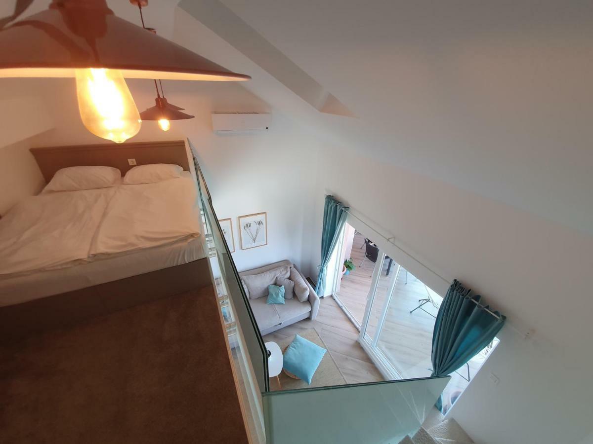 Deluxe Villa No.10 - Rooms&Apartments Mandre Esterno foto